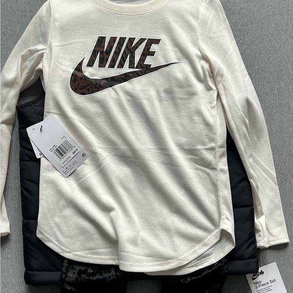 NWT Nike Girls Puffer  Vest Jacket and Leggings and long sleeve set size 6 & 6X - Picture 3 of 6